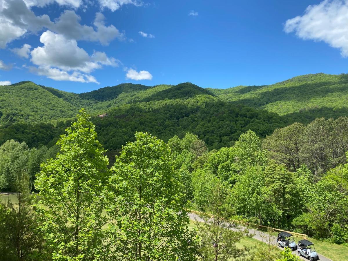 Condo With Stunning Mountain And 6Th Green Views Near Harrahs Cherokee Bryson City Whittier Kültér fotó